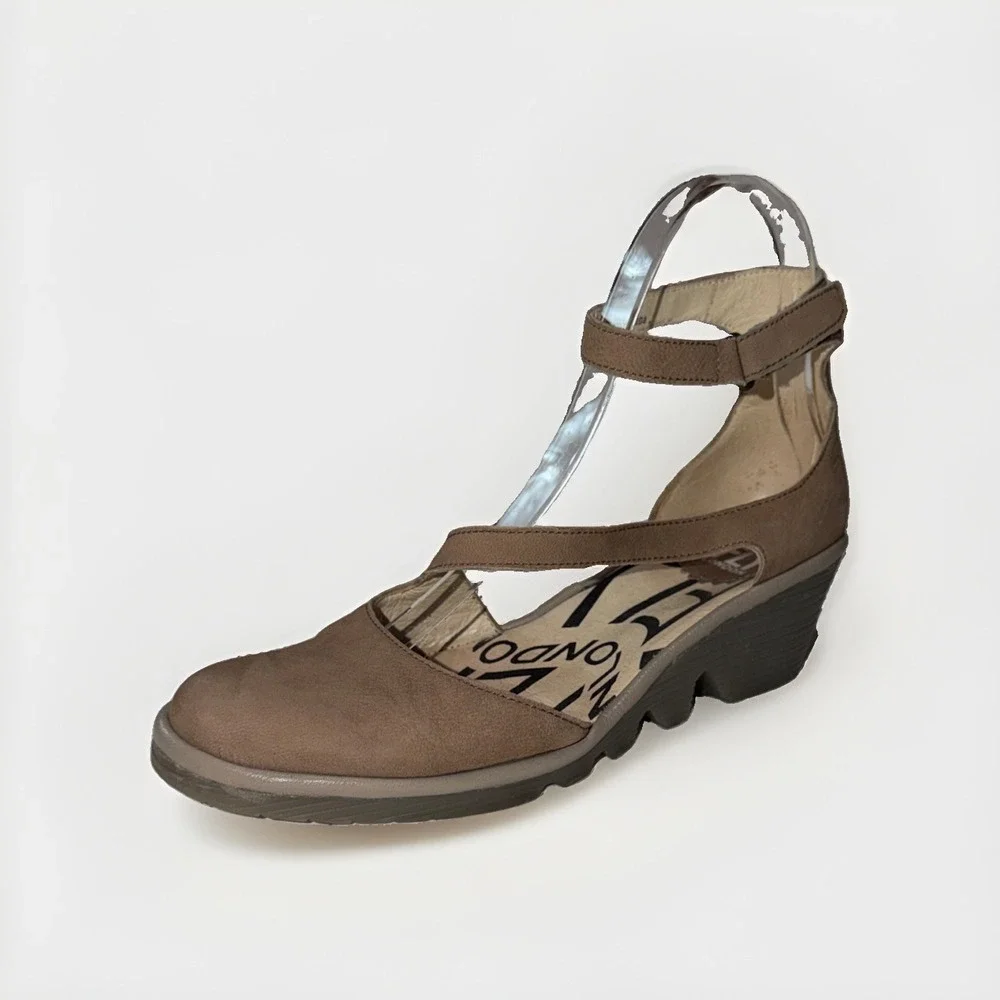 Fly London Cupido Leather Ankle Strap Closed Toe Wedge Taupe EU Size 36 / US 5.5